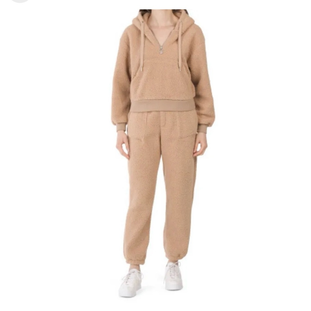 BLANK NYC Faux Sherpa Jogger Set